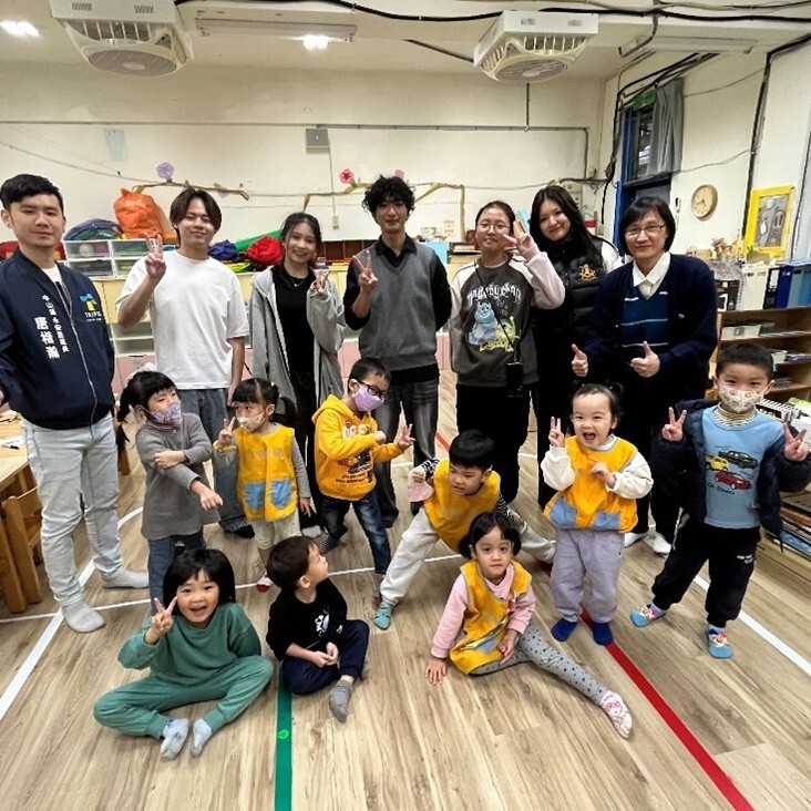 實踐大學應外系學生以英語繪本引導幼兒樂學與校友串聯打造實作場域圖片