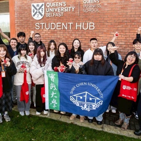 移地教學走向世界!實踐大學「全球文化與溝通」課程赴英北愛爾蘭女王大學開課