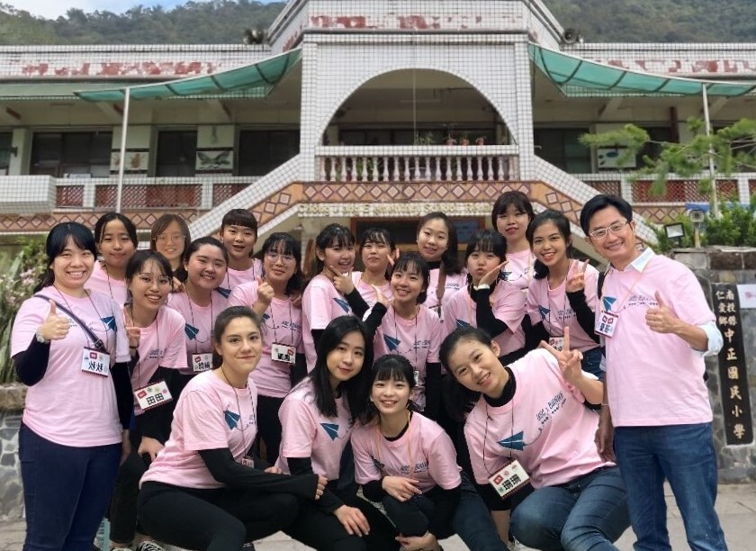 家兒系「原夢旅程。樂於實踐」榮獲原住民族家庭教育方案計畫特優獎