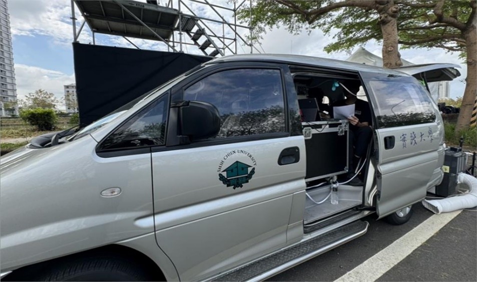全中運輕艇項目實踐大學負責轉播，校方自製行動轉播車擴大轉播層面。（圖/實踐大學提供）