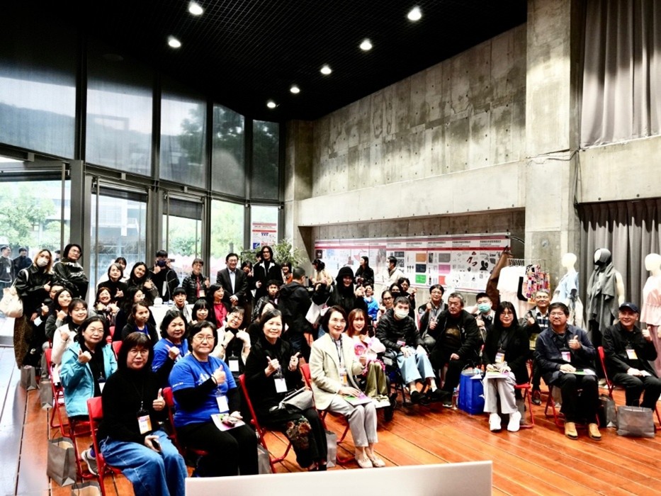 活動與蒞臨合作夥伴、貴賓及學校師生大合影