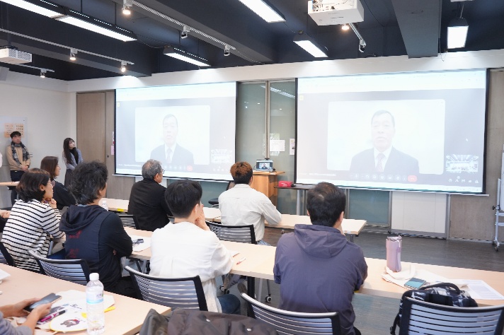 駐韓國台北代表部教育組鄭正凱組長於始業式歡迎及勉勵韓國師長