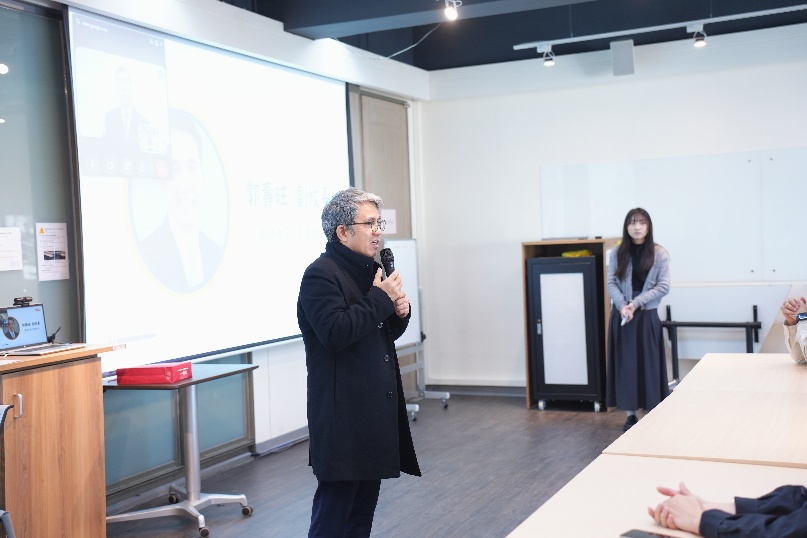 實踐大學郭壽旺副校長於始業式中歡迎韓國教師到來