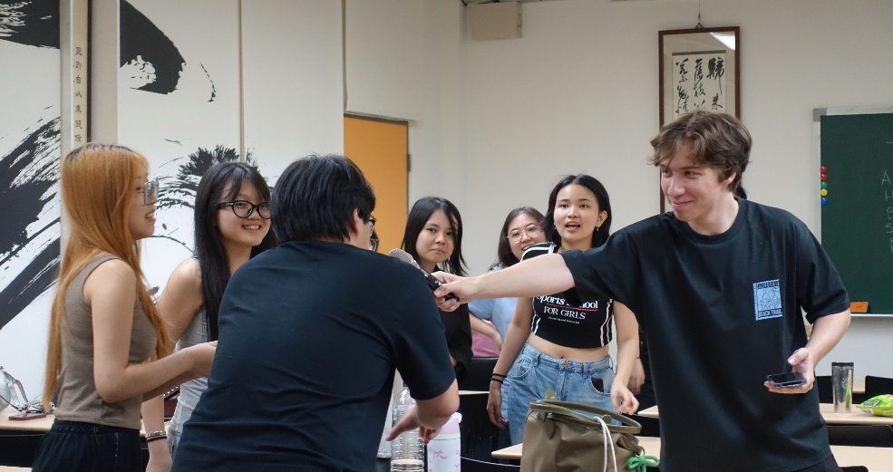 實踐大學台北校區國際生及高雄校區同學入班活動合影
