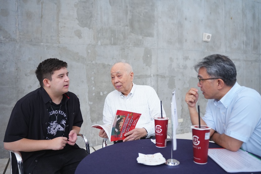 謝孟雄董事長與獎學金生分享中華文化