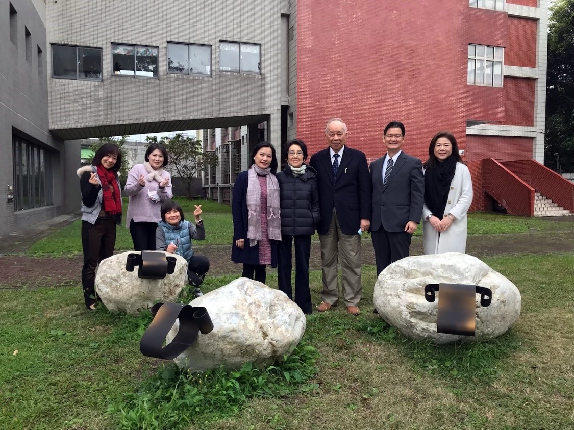 20220113謝孟雄董事長拜訪金陵女中圖1